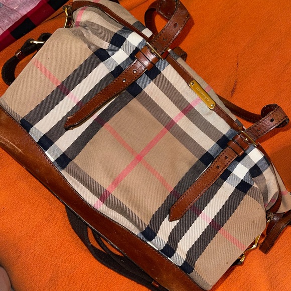 Vintage Burberry canvas and leather diaper bag with changing pad. - Picture 10 of 16